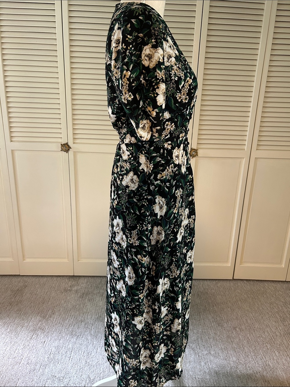 Astr Black Floral V-Neck Midi Dress with White Flowers and Green Leaves - Picture 5 of 8
